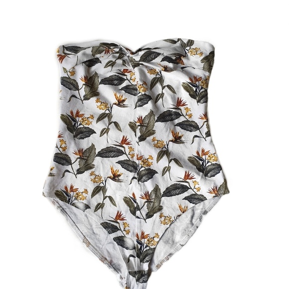 Forever 21 Tops - 2/$25! F21 Tropical Daffodil Floral Bodysuit